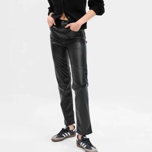 GAP High rise vegan leather cheeky straight pants.